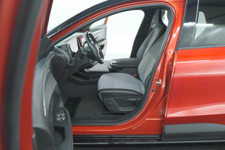 Renault Mégane E-Tech EV40 Boost Charge Techno | Pack Winter | Camera | Adaptieve Cruise Control | Dodehoekdetectie