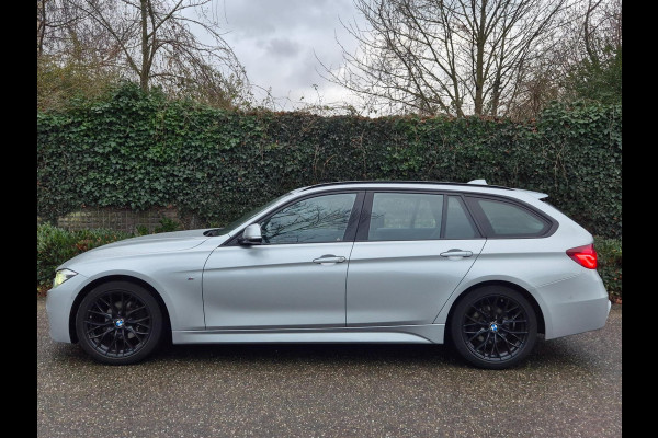 BMW 3 Serie Touring 320i M Sport Edition Apple CarPlay dig.cluster Camera Breedset M velgen NAP Rijklaar 320i M Sport Edition