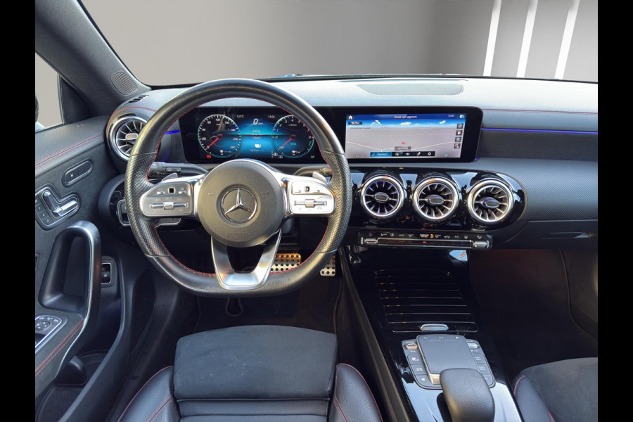 Mercedes-Benz CLA-Klasse Shooting Brake 250 e Business Solution AMG Panoramadak | Sfeer | Camera | Stoelverw | 19"| Geheugen stoelen |