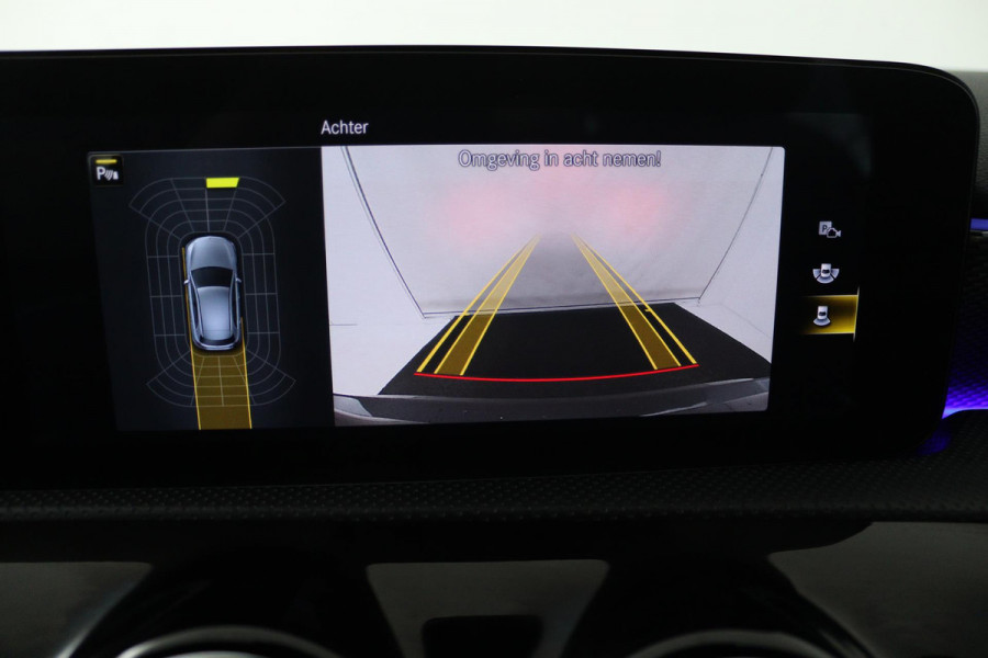 Mercedes-Benz A-Klasse 180 Business Solution Luxury (SFEERVERLICHTING, STOELVERWARMING, 1e EIGENAAR, ACHTERUITRIJCAMERA)