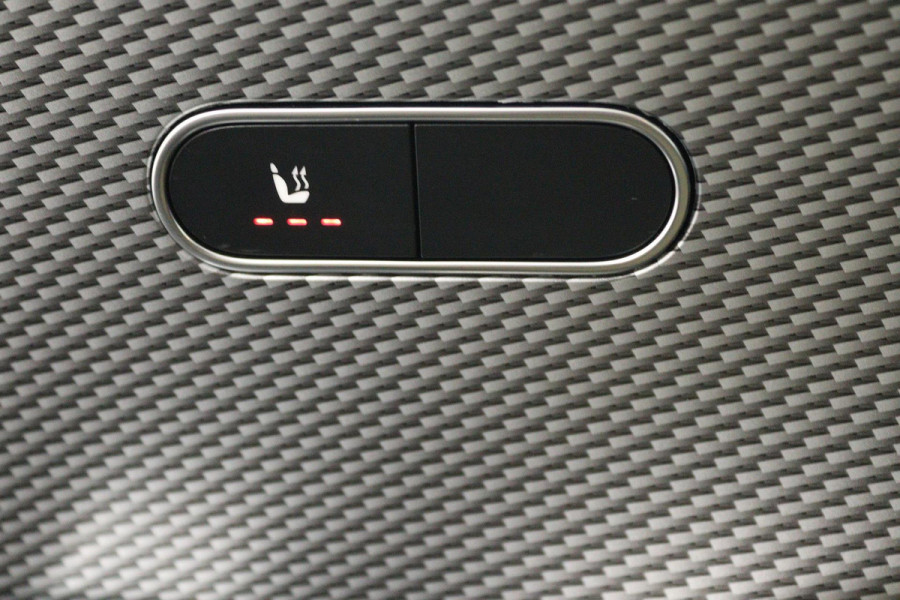 Mercedes-Benz A-Klasse 180 Business Solution Luxury (SFEERVERLICHTING, STOELVERWARMING, 1e EIGENAAR, ACHTERUITRIJCAMERA)