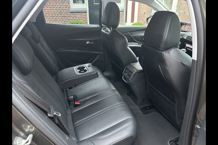Peugeot 3008 1.2 130pk Leder, Navi, Carplay, Camera, Stoelverw.