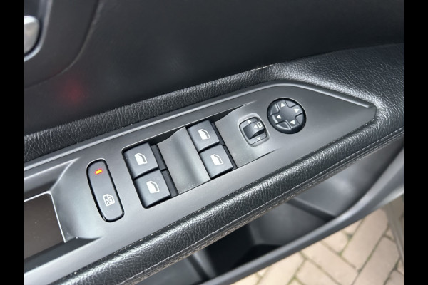Peugeot 3008 1.2 130pk Leder, Navi, Carplay, Camera, Stoelverw.