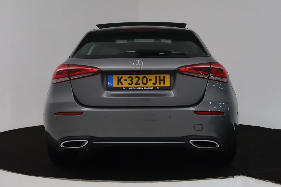 Mercedes-Benz A-Klasse 180 Business Solution Luxury (PANORAMADAK, SFEERVERLICHTING, CAMERA, LEDER, 1e EIGENAAR)