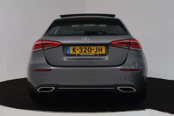 Mercedes-Benz A-Klasse 180 Business Solution Luxury (PANORAMADAK, SFEERVERLICHTING, CAMERA, LEDER, 1e EIGENAAR)