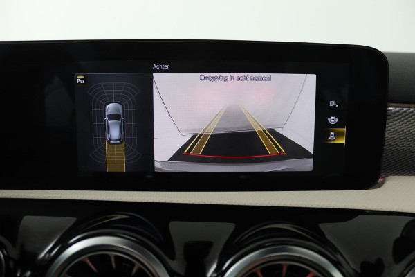 Mercedes-Benz A-Klasse 180 Business Solution Luxury (PANORAMADAK, SFEERVERLICHTING, CAMERA, LEDER, 1e EIGENAAR)