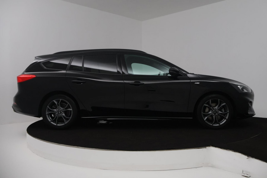 Ford FOCUS Wagon 1.0 EcoBoost ST Line Business (CAMERA, CLIMA, STUUR-/STOELVERWARMING, TREKHAAK AFNEEMBAAR, 1e EIGENAAR)
