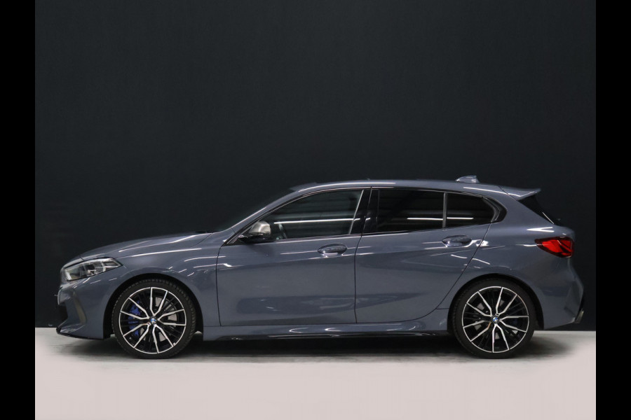 BMW 1-serie M135i xDrive M Sport [SCHUIFKANTELDAK, ADAPTIVE CRUISE CONTROL, APPLE CARPLAY, ANDROID AUTO, HUD, ACHTERUITRIJCAMERA, PDC V+A, STOELVERWARMING, STUURVERWARMING, BMW LED, NIEUWSTAAT]