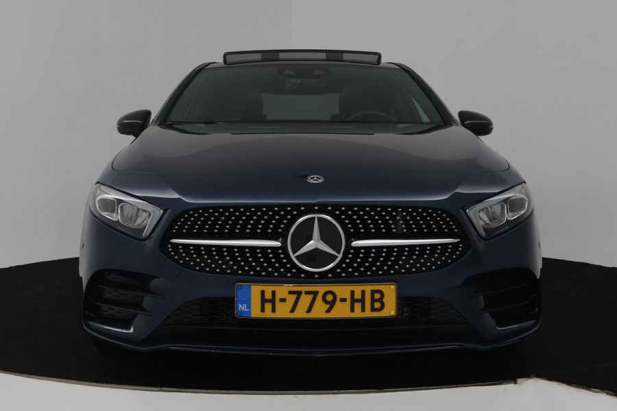 Mercedes-Benz A-Klasse 180 Premium Plus (PANORAMADAK, STOELVERWARMING, SFEERVERLICHTING, CLIMA, CAMERA)
