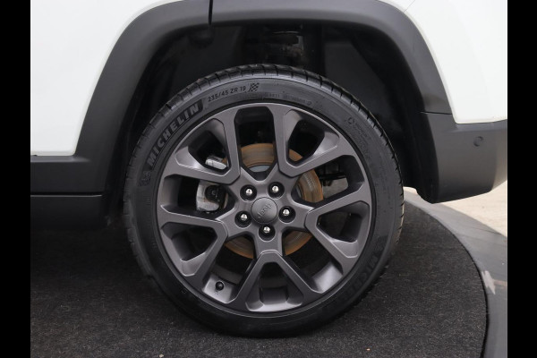 Jeep Compass 4xe 240 Plug-in Hybrid Electric S | Panoramadak | Leder | Stoelverwarming | Carplay | Camera | Navigatie | Keyless