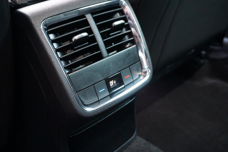 Škoda Octavia 1.0 TSI Business Edition Plus/Trekhaak/Leer/ 100%-Dealeronderhouden.