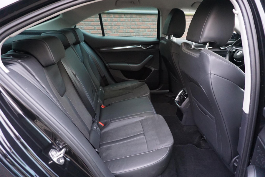 Škoda Octavia 1.0 TSI Business Edition Plus/Trekhaak/Leer/ 100%-Dealeronderhouden.