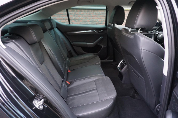 Škoda Octavia 1.0 TSI Business Edition Plus/Trekhaak/Leer/ 100%-Dealeronderhouden.