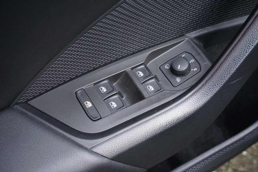 Škoda Octavia 1.0 TSI Business Edition Plus/Trekhaak/Leer/ 100%-Dealeronderhouden.