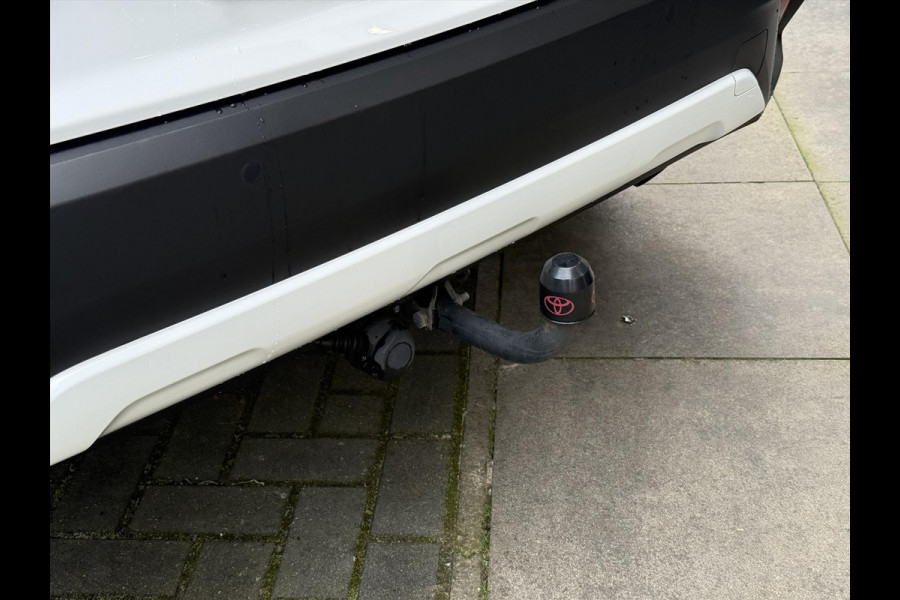 Toyota Corolla Cross 2.0 Hybrid AWD Style | Trekhaak, Panoramadak, Dodehoekherkenning, 18 inch, Parkeersensoren, Stoel + Stuurverwarming, 4X4