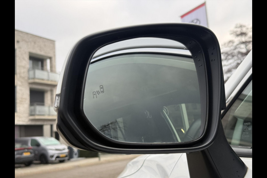 Toyota Corolla Cross 2.0 Hybrid AWD Style | Trekhaak, Panoramadak, Dodehoekherkenning, 18 inch, Parkeersensoren, Stoel + Stuurverwarming, 4X4