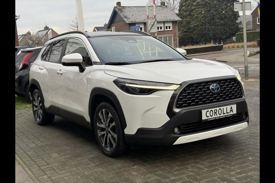 Toyota Corolla Cross 2.0 Hybrid AWD Style | Trekhaak, Panoramadak, Dodehoekherkenning, 18 inch, Parkeersensoren, Stoel + Stuurverwarming, 4X4