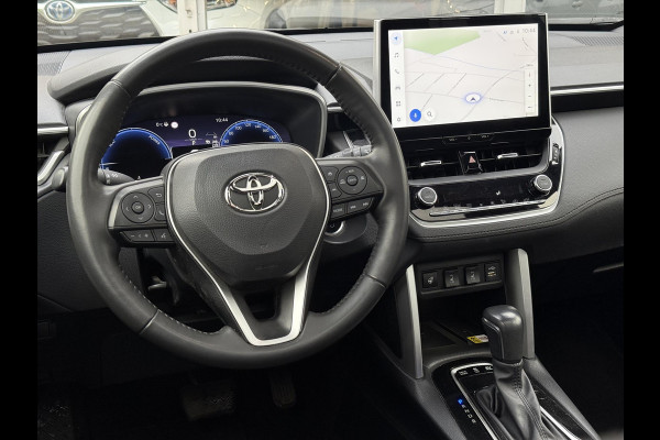 Toyota Corolla Cross 2.0 Hybrid AWD Style | Trekhaak, Panoramadak, Dodehoekherkenning, 18 inch, Parkeersensoren, Stoel + Stuurverwarming, 4X4
