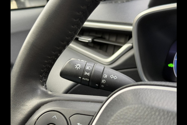 Toyota Corolla Cross 2.0 Hybrid AWD Style | Trekhaak, Panoramadak, Dodehoekherkenning, 18 inch, Parkeersensoren, Stoel + Stuurverwarming, 4X4