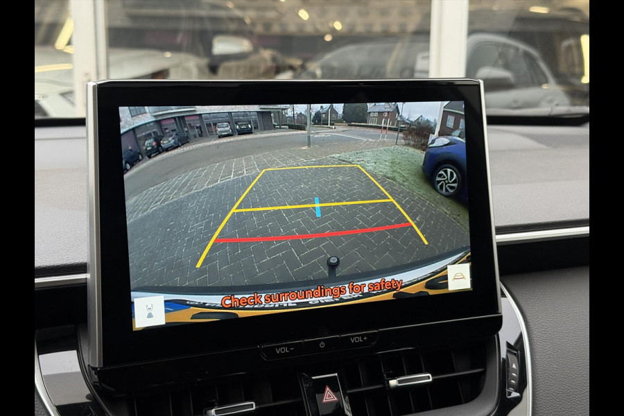 Toyota Corolla Cross 2.0 Hybrid AWD Style | Trekhaak, Panoramadak, Dodehoekherkenning, 18 inch, Parkeersensoren, Stoel + Stuurverwarming, 4X4