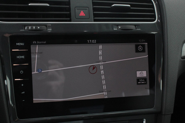 Volkswagen e-Golf | Navigatie | Climate Control | Adaptieve Cruise Control | 17" Velgen |
