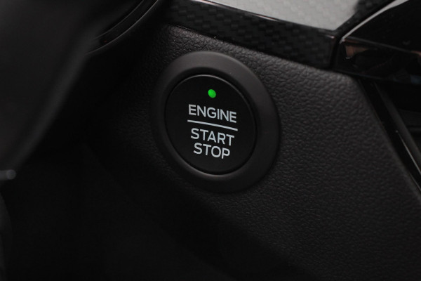 Ford Kuga 2.5 PHEV 225pk ST-Line X | Navigatie | Apple Carplay/Android Auto | Parkeersensoren | Camera | Adaptive Cruise Control | Blind Spot Assist | Elektrische achterklep | Stoel-en stuurverwarming | Park Assist | LED-koplampen | Elektrische bestuurdersstoel