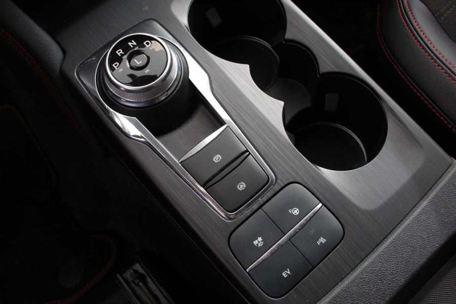 Ford Kuga 2.5 PHEV 225pk ST-Line X | Navigatie | Apple Carplay/Android Auto | Parkeersensoren | Camera | Adaptive Cruise Control | Blind Spot Assist | Elektrische achterklep | Stoel-en stuurverwarming | Park Assist | LED-koplampen | Elektrische bestuurdersstoel