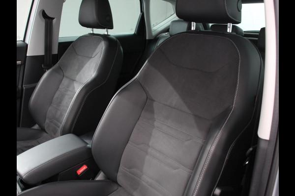 Seat Ateca 1.5 TSI 150pk Automaat Xperience | Navigatie | Apple Carplay / Android Auto | Camera | Parkeersensoren | Stoel-en stuurverwarming | Ledverlichting | Getinte ramen | Climate Control