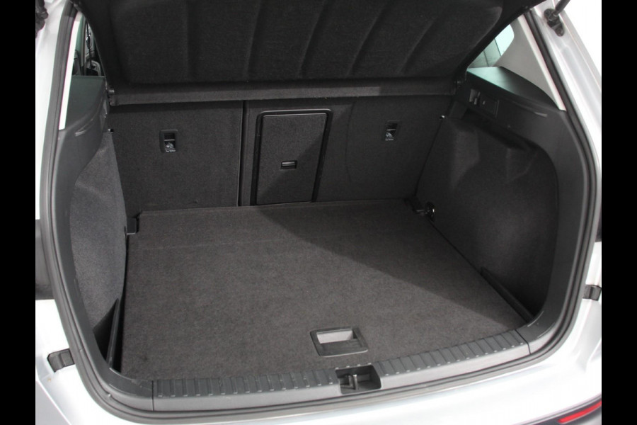 Seat Ateca 1.5 TSI 150pk Automaat Xperience | Navigatie | Apple Carplay / Android Auto | Camera | Parkeersensoren | Stoel-en stuurverwarming | Ledverlichting | Getinte ramen | Climate Control