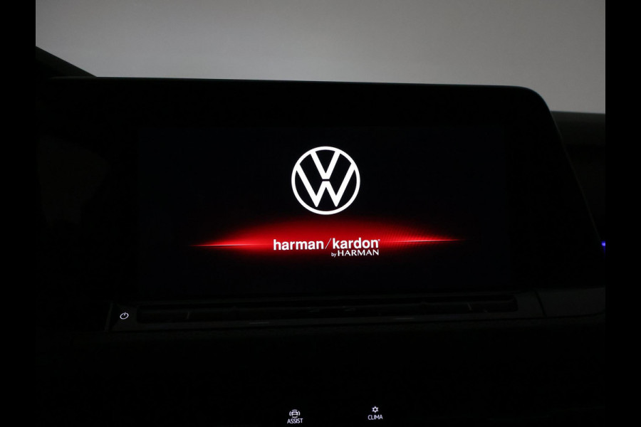 Volkswagen Golf 8 2.0 TSI GTI CLUBSPORT 300 PK MILLTEK | PANORAMA | HARMAN/KARDON | SFEERVERL. | CAMERA