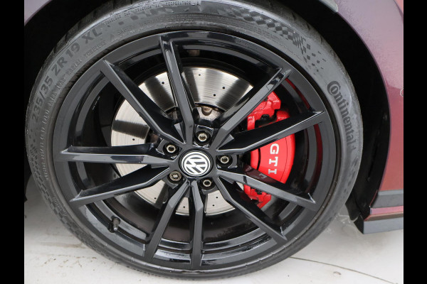 Volkswagen Golf 8 2.0 TSI GTI CLUBSPORT 300 PK MILLTEK | PANORAMA | HARMAN/KARDON | SFEERVERL. | CAMERA