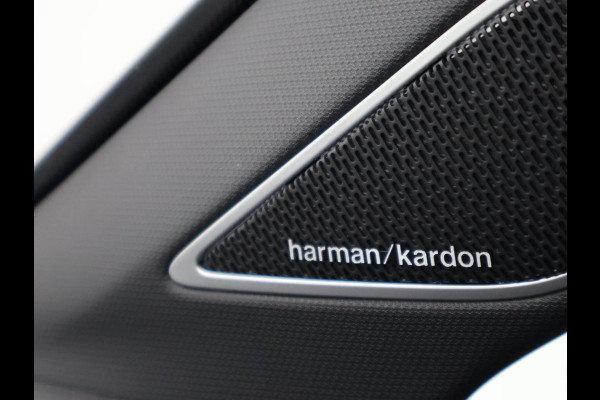 Volkswagen Golf 8 2.0 TSI GTI CLUBSPORT 300 PK MILLTEK | PANORAMA | HARMAN/KARDON | SFEERVERL. | CAMERA