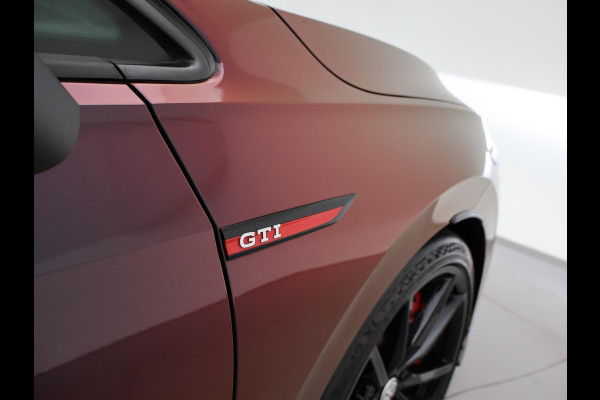 Volkswagen Golf 8 2.0 TSI GTI CLUBSPORT 300 PK MILLTEK | PANORAMA | HARMAN/KARDON | SFEERVERL. | CAMERA
