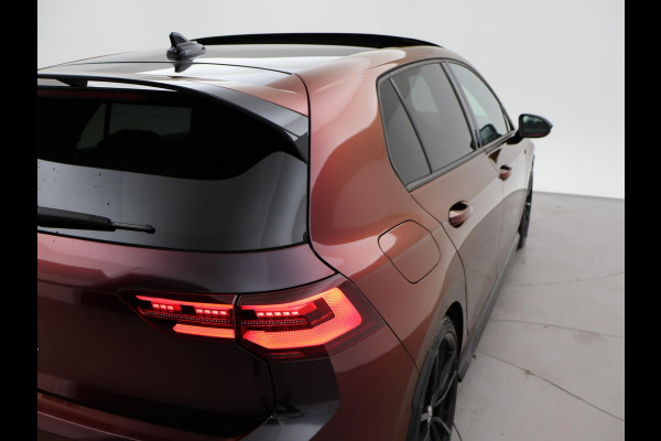 Volkswagen Golf 8 2.0 TSI GTI CLUBSPORT 300 PK MILLTEK | PANORAMA | HARMAN/KARDON | SFEERVERL. | CAMERA