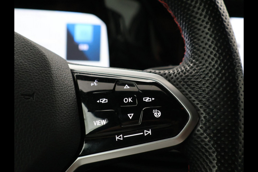 Volkswagen Golf 8 2.0 TSI GTI CLUBSPORT 300 PK MILLTEK | PANORAMA | HARMAN/KARDON | SFEERVERL. | CAMERA