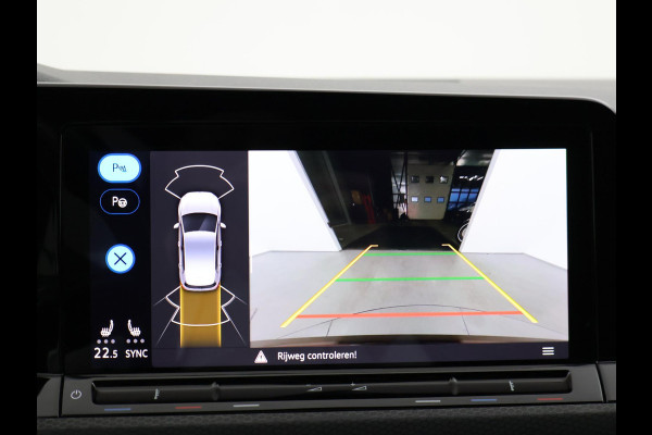 Volkswagen Golf 8 2.0 TSI GTI CLUBSPORT 300 PK MILLTEK | PANORAMA | HARMAN/KARDON | SFEERVERL. | CAMERA