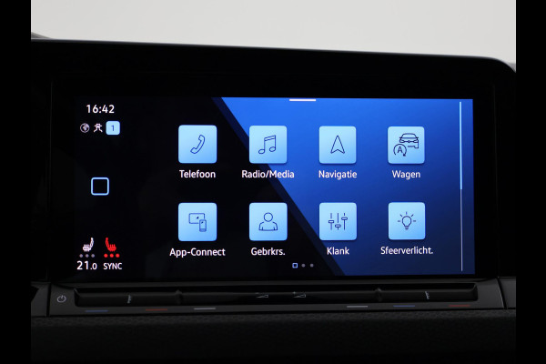 Volkswagen Golf 8 2.0 TSI GTI CLUBSPORT 300 PK MILLTEK | PANORAMA | HARMAN/KARDON | SFEERVERL. | CAMERA