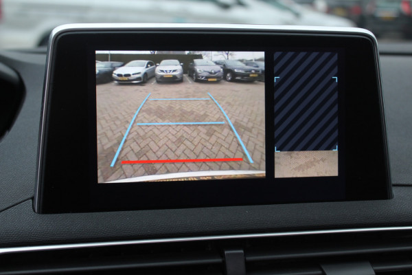 Peugeot 5008 1.6 e-THP GT-Line 7p. / Camera / Half leder / 18'' / Virtual Cockpit / Dodehoek / LED Koplampen / Navigatie / Stoelverwarming / DAB / Cruise Control