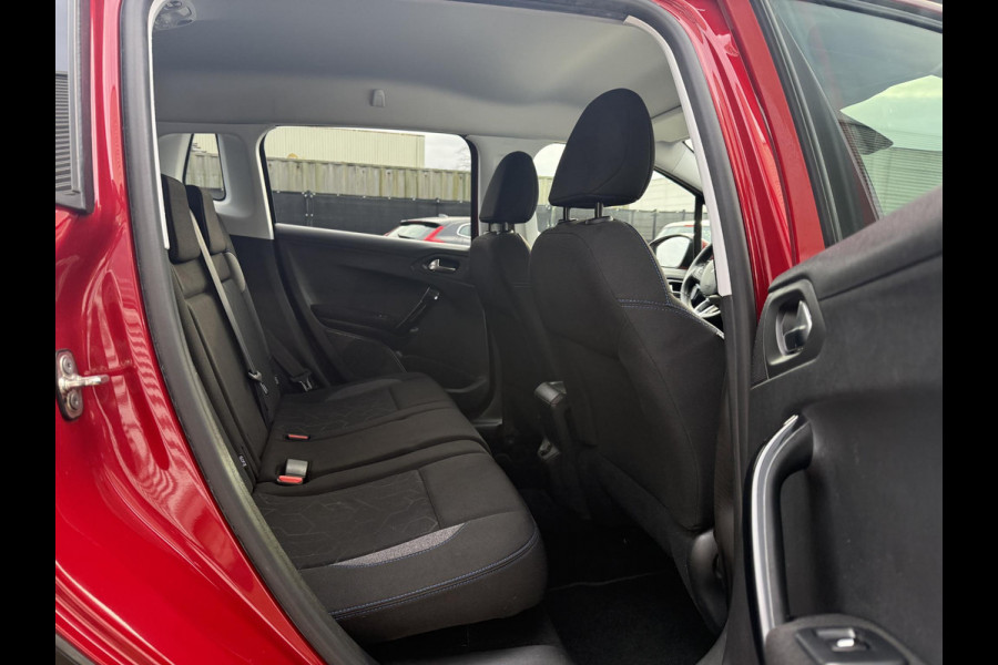 Peugeot 2008 1.2 PureTech Signature Navi,Apple Carplay,Airco,Cruise,Trekhaak,PDC,Distributie riem v.v. 2025,N.A.P,APK tot 03-2027