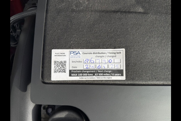 Peugeot 2008 1.2 PureTech Signature Navi,Apple Carplay,Airco,Cruise,Trekhaak,PDC,Distributie riem v.v. 2025,N.A.P,APK tot 03-2027
