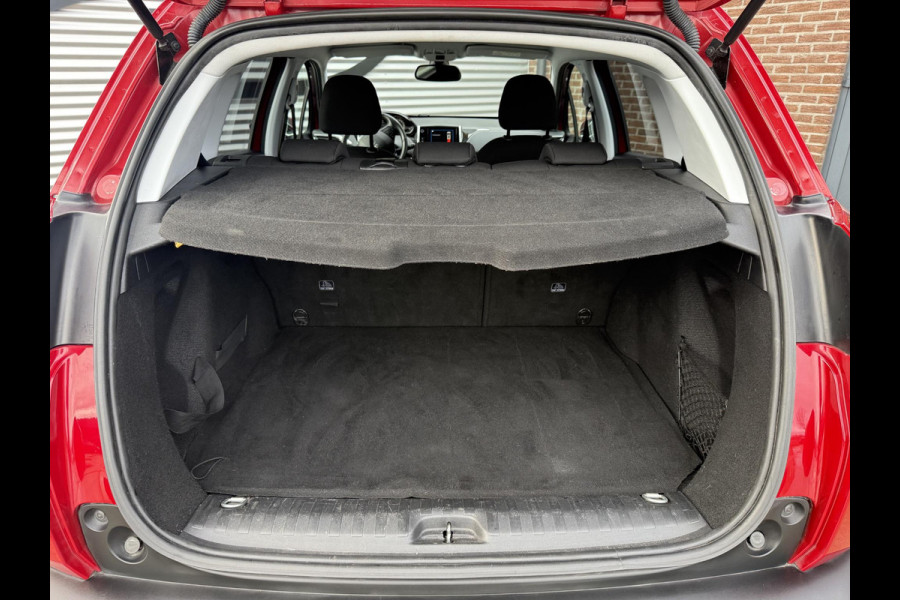 Peugeot 2008 1.2 PureTech Signature Navi,Apple Carplay,Airco,Cruise,Trekhaak,PDC,Distributie riem v.v. 2025,N.A.P,APK tot 03-2027