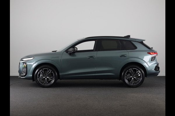 Audi Q3 S edition e-hybrid 200 kW / 272 PK | Techniekpakket plus | Ambiente lichtpakket pro | Privacy glas | Panoramadak| Dodehoek detectie | Leder |