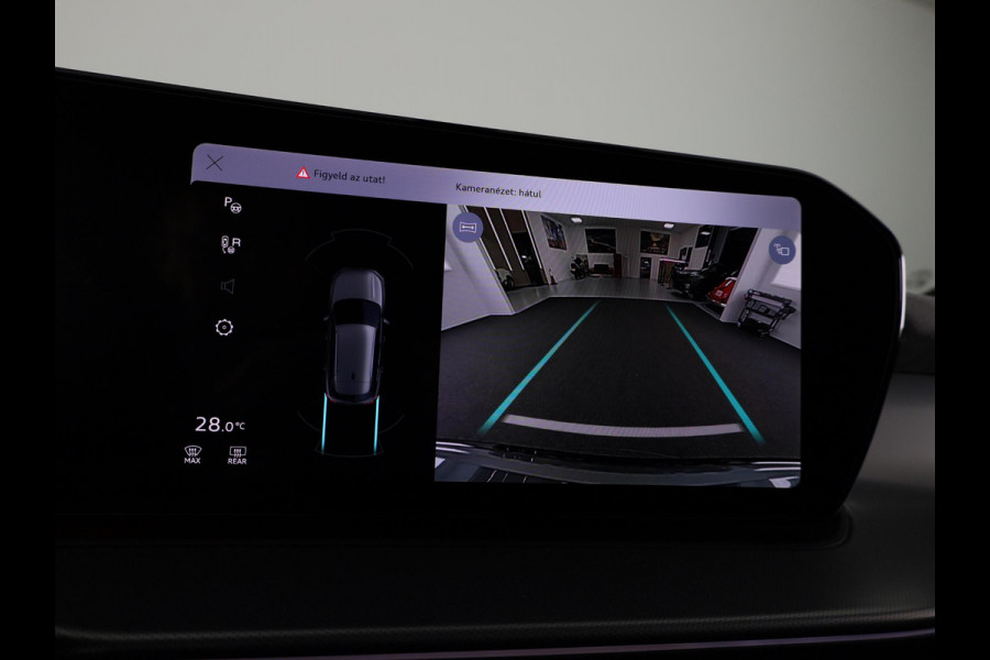 Audi Q3 S edition e-hybrid 200 kW / 272 PK | Techniekpakket plus | Ambiente lichtpakket pro | Privacy glas | Panoramadak| Dodehoek detectie | Leder |