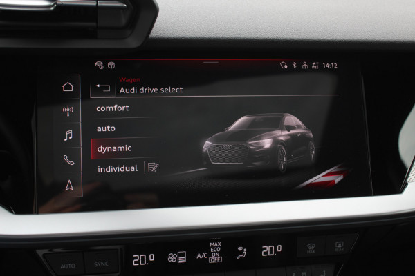 Audi A3 Sportback 45 TFSI e S edition Competition / Trekhaak / Panoramadak / CarPlay / Matrix LED / Keyless / Parkeerhulp V+A / 18'' / Half leder / Navigatie / DAB / Dodehoek / Stoelverwarming / ACC
