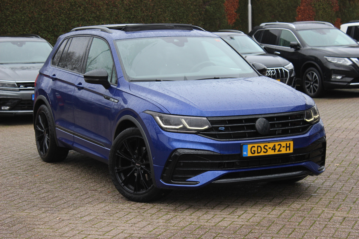 Volkswagen Tiguan 1.5 TSI R-Line Business+ / Trekhaak / Panoramadak / Camera / Leder / 20'' / CarPlay / Virtual Cockpit / Matrix LED / Stoel+Stuurverwarming / Dodehoek / DAB / ACC