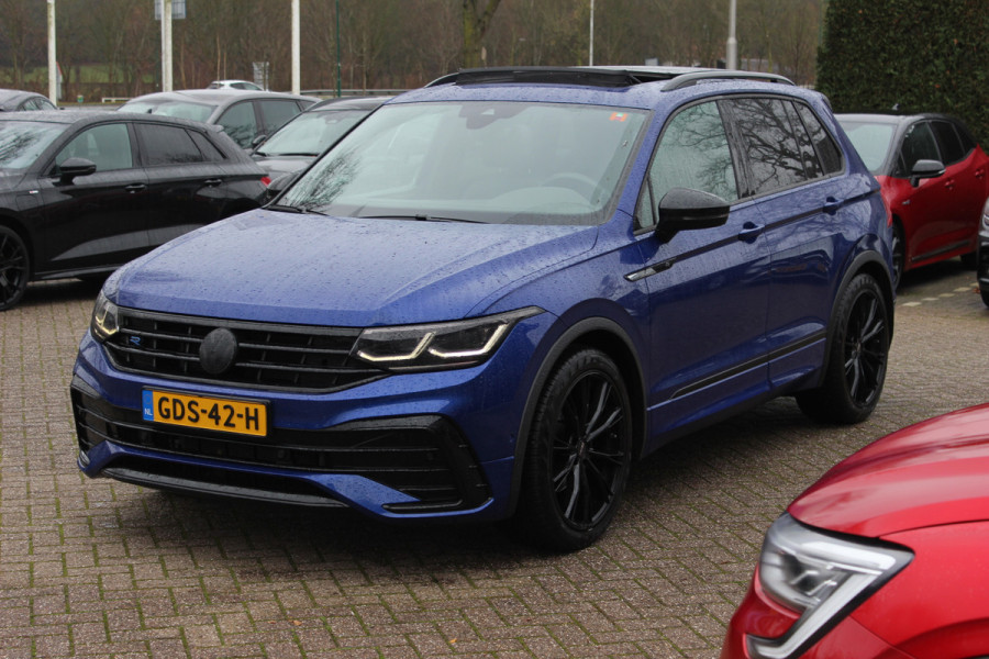 Volkswagen Tiguan 1.5 TSI R-Line Business+ / Trekhaak / Panoramadak / Camera / Leder / 20'' / CarPlay / Virtual Cockpit / Matrix LED / Stoel+Stuurverwarming / Dodehoek / DAB / ACC