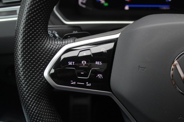 Volkswagen Tiguan 1.5 TSI R-Line Business+ / Trekhaak / Panoramadak / Camera / Leder / 20'' / CarPlay / Virtual Cockpit / Matrix LED / Stoel+Stuurverwarming / Dodehoek / DAB / ACC