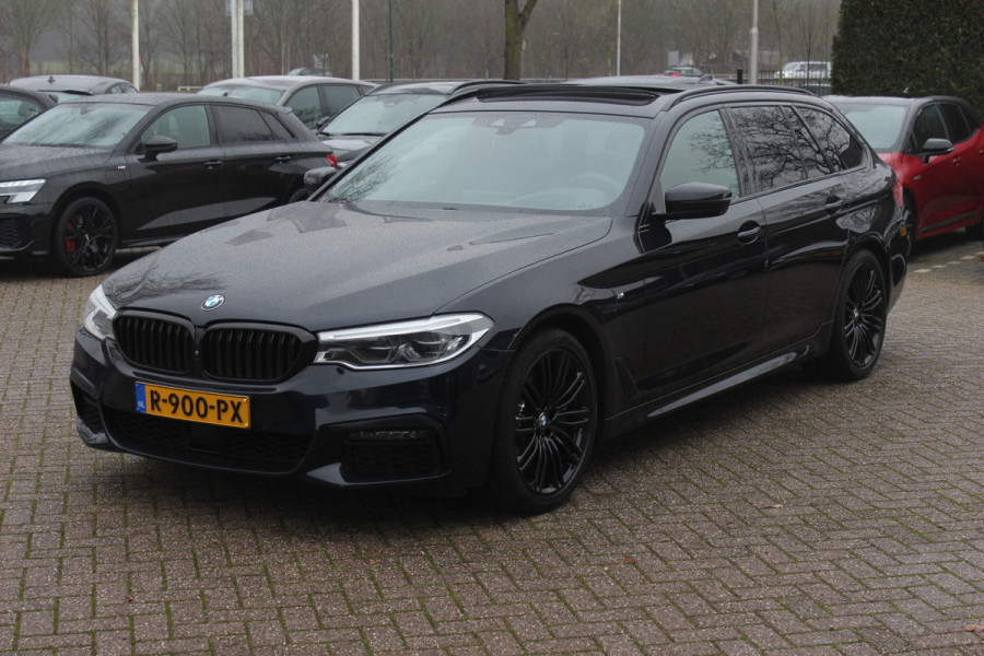 BMW 5 Serie Touring 540i xDrive High Exe. M Sport / Trekhaak / Panoramadak / 360Camera / Head-up / Leder / 19'' / Harman Kardon / CarPlay / Stoelventilatie / Stuur+Stoelverwarming / 4zone / Dodehoek / DAB / ACC