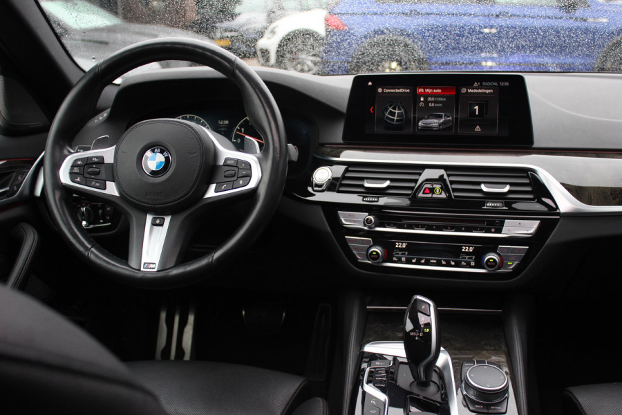 BMW 5 Serie Touring 540i xDrive High Exe. M Sport / Trekhaak / Panoramadak / 360Camera / Head-up / Leder / 19'' / Harman Kardon / CarPlay / Stoelventilatie / Stuur+Stoelverwarming / 4zone / Dodehoek / DAB / ACC