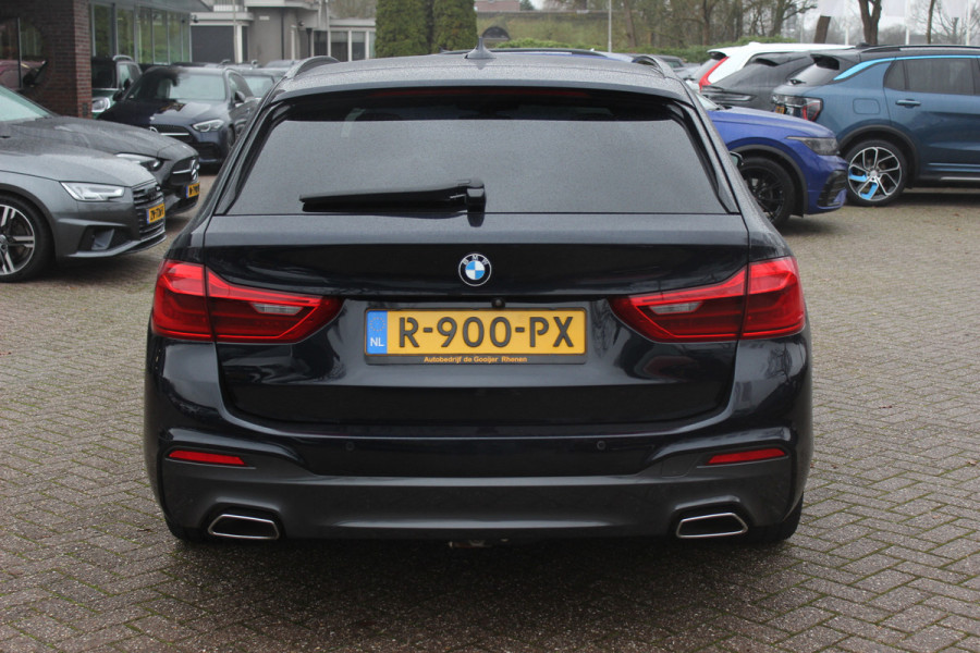 BMW 5 Serie Touring 540i xDrive High Exe. M Sport / Trekhaak / Panoramadak / 360Camera / Head-up / Leder / 19'' / Harman Kardon / CarPlay / Stoelventilatie / Stuur+Stoelverwarming / 4zone / Dodehoek / DAB / ACC